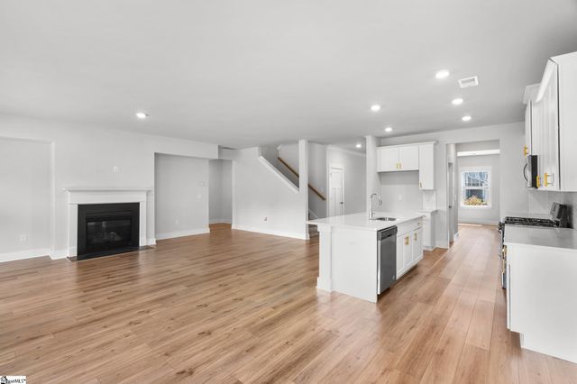 30 Shorncliffe Road, Simpsonville, SC 29680