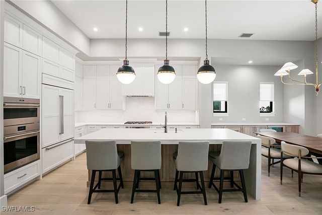 2036 Cambridge Park DR, Naples, FL 34109