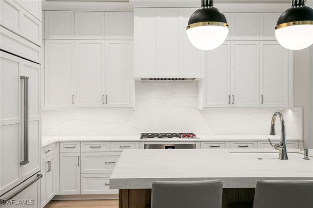 2036 Cambridge Park DR, Naples, FL 34109