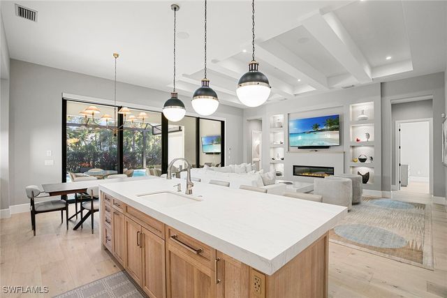 2036 Cambridge Park DR, Naples, FL 34109