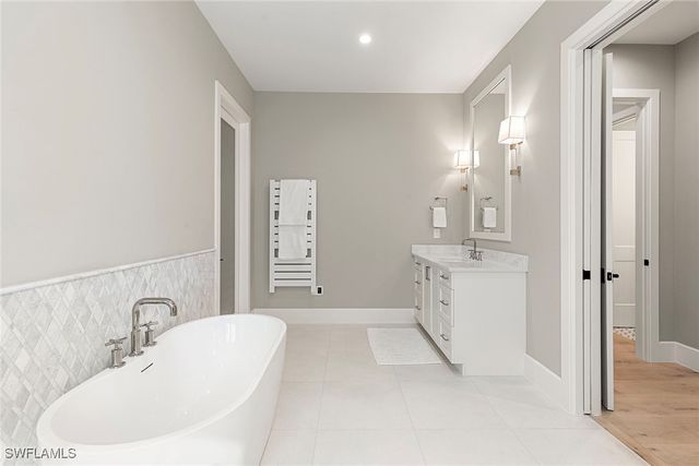 2036 Cambridge Park DR, Naples, FL 34109