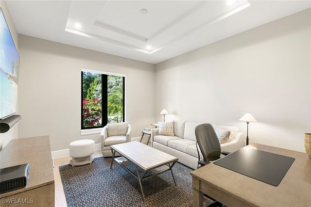 2036 Cambridge Park DR, Naples, FL 34109