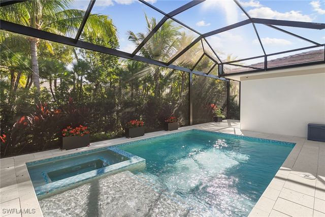 2036 Cambridge Park DR, Naples, FL 34109