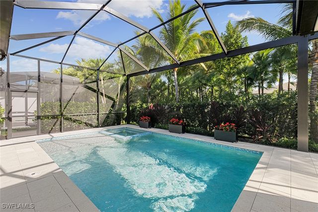 2036 Cambridge Park DR, Naples, FL 34109