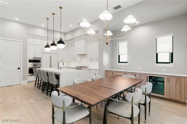 2036 Cambridge Park DR, Naples, FL 34109