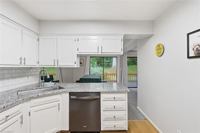 204 Lamplighter Circle, Winston-salem, NC 27104