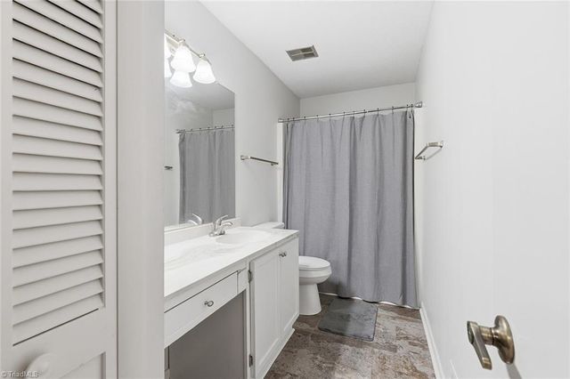 204 Lamplighter Circle, Winston-salem, NC 27104