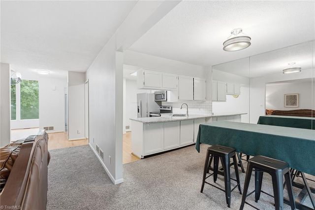 204 Lamplighter Circle, Winston-salem, NC 27104