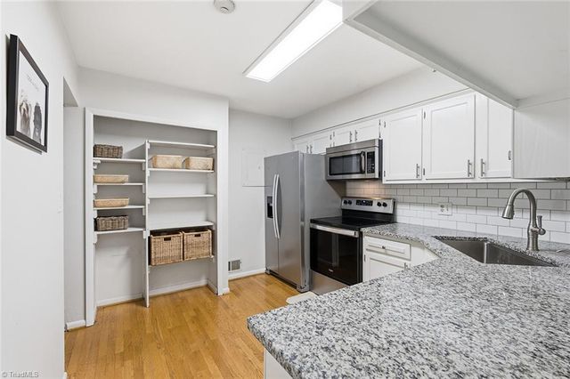 204 Lamplighter Circle, Winston-salem, NC 27104
