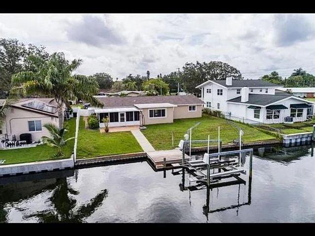 4052 14TH WAY NE, St Petersburg, FL 33703