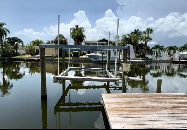 4052 14TH WAY NE, St Petersburg, FL 33703