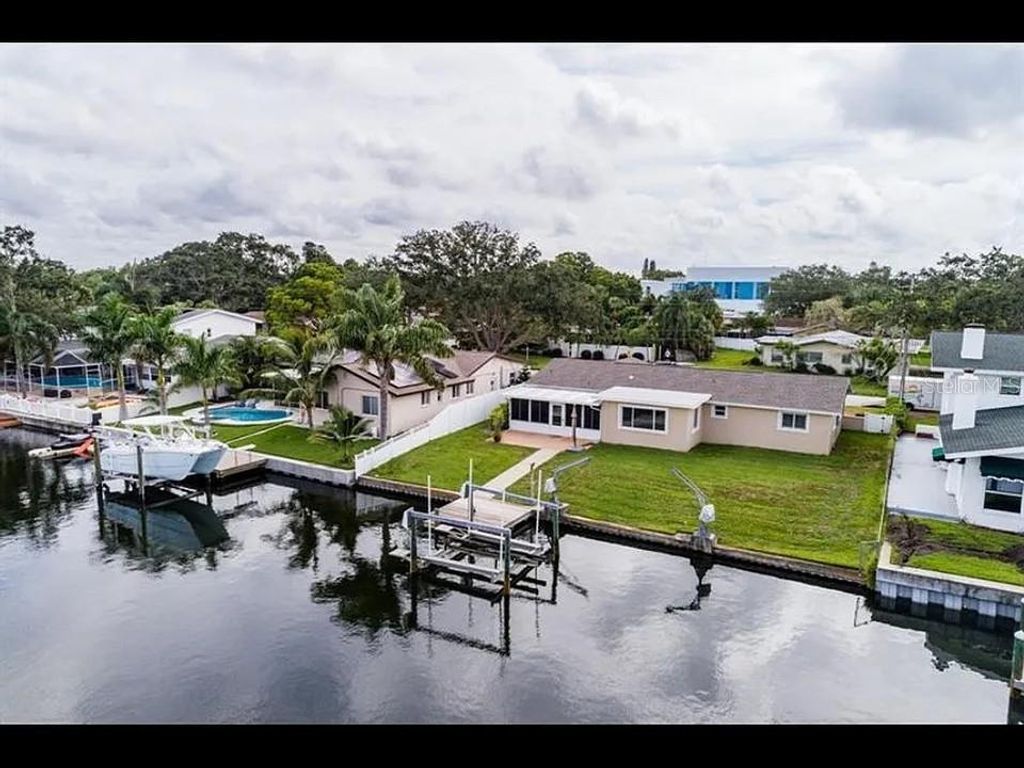 4052 14TH WAY NE, St Petersburg, FL 33703