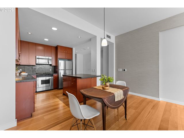 1025 Nw COUCH St 619, Portland, OR 97209