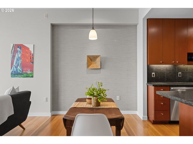 1025 Nw COUCH St 619, Portland, OR 97209