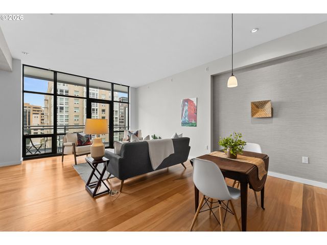1025 Nw COUCH St 619, Portland, OR 97209