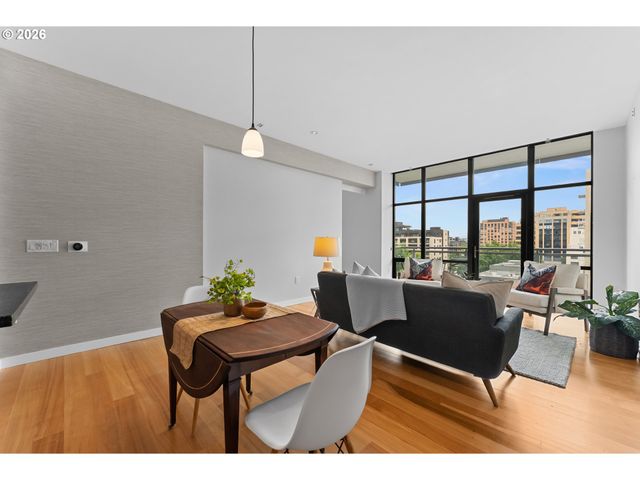 1025 Nw COUCH St 619, Portland, OR 97209