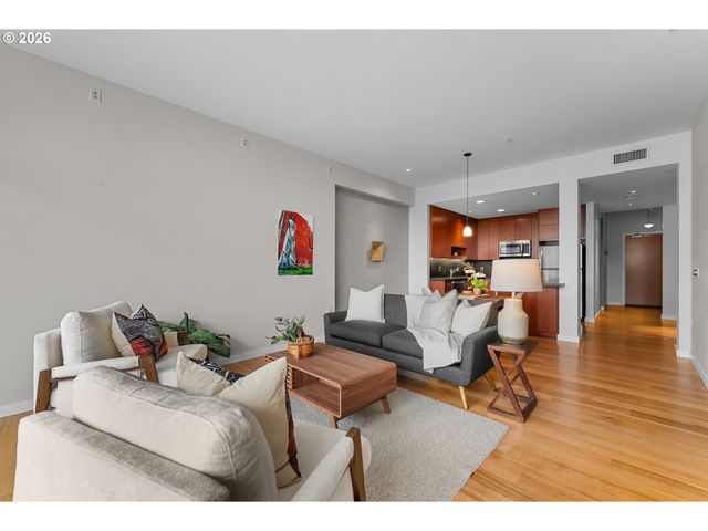 1025 Nw COUCH St 619, Portland, OR 97209