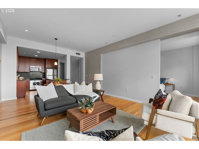 1025 Nw COUCH St 619, Portland, OR 97209