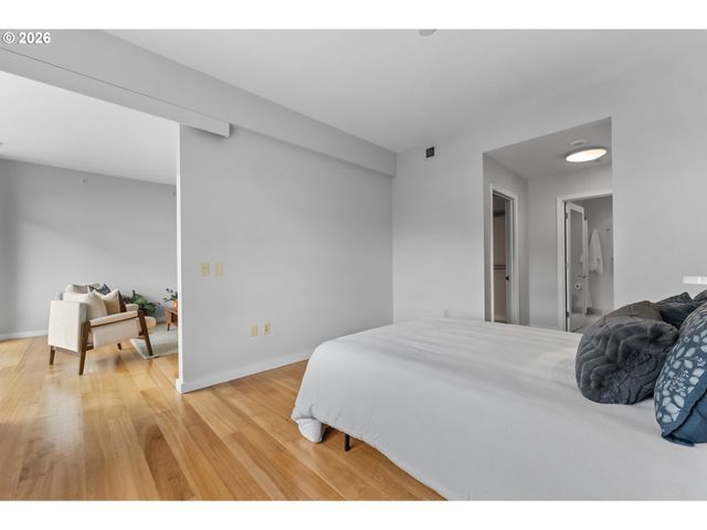 1025 Nw COUCH St 619, Portland, OR 97209