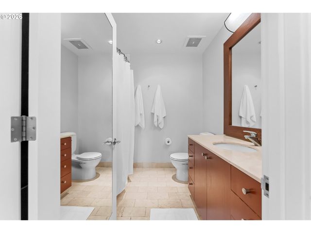 1025 Nw COUCH St 619, Portland, OR 97209