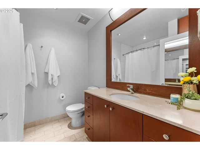1025 Nw COUCH St 619, Portland, OR 97209