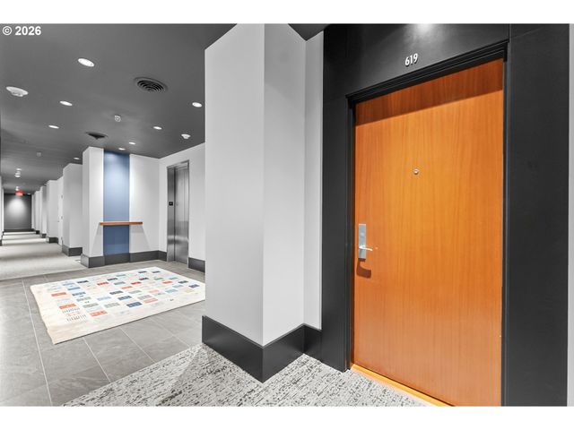 1025 Nw COUCH St 619, Portland, OR 97209