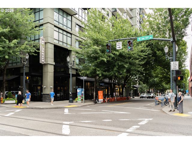 1025 Nw COUCH St 619, Portland, OR 97209