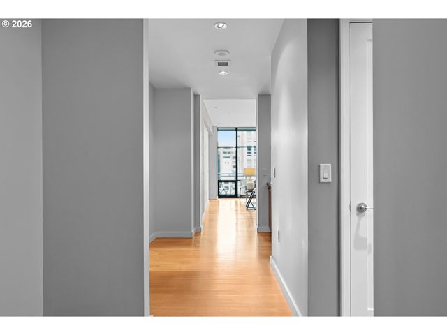 1025 Nw COUCH St 619, Portland, OR 97209