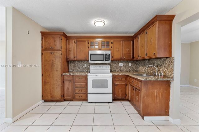 5010 NW 51st Street, Tamarac, FL 33319