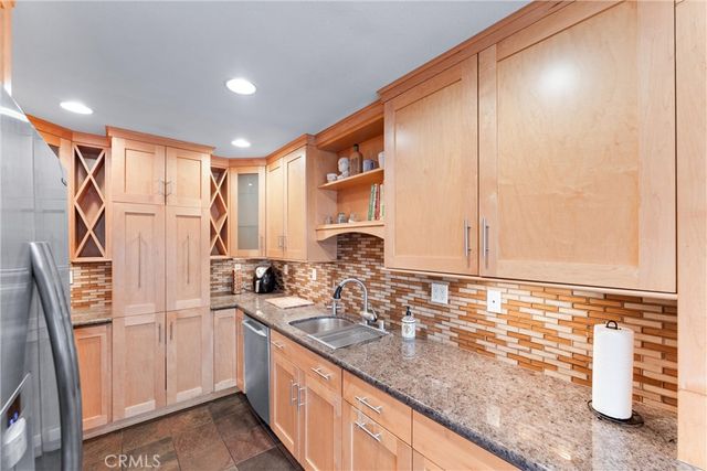 1061 Park Avenue, Long Beach, CA 90804