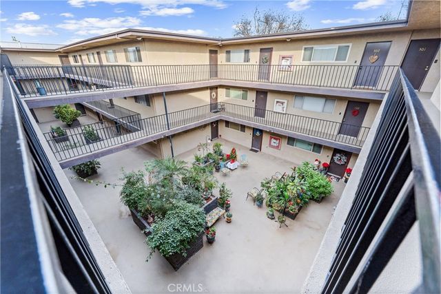 1061 Park Avenue, Long Beach, CA 90804