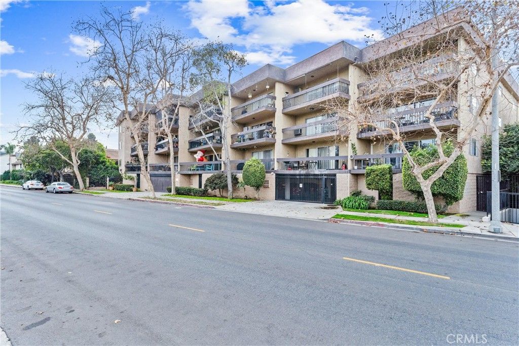 1061 Park Avenue, Long Beach, CA 90804