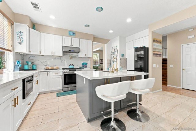 875 Seymour Way, Perris, CA 92571