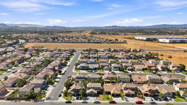 875 Seymour Way, Perris, CA 92571