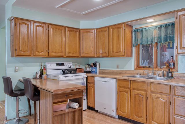 321 E Oliver Street, Corunna, MI 48817