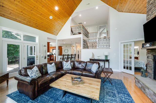 1359 Nicholas Lane, Moneta, VA 24121