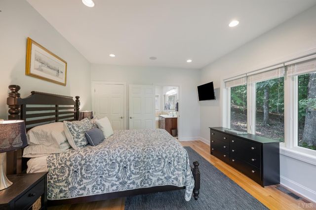 1359 Nicholas Lane, Moneta, VA 24121