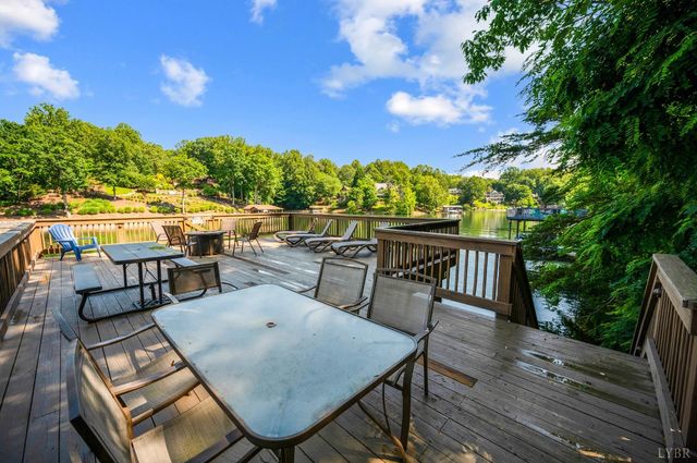 1359 Nicholas Lane, Moneta, VA 24121