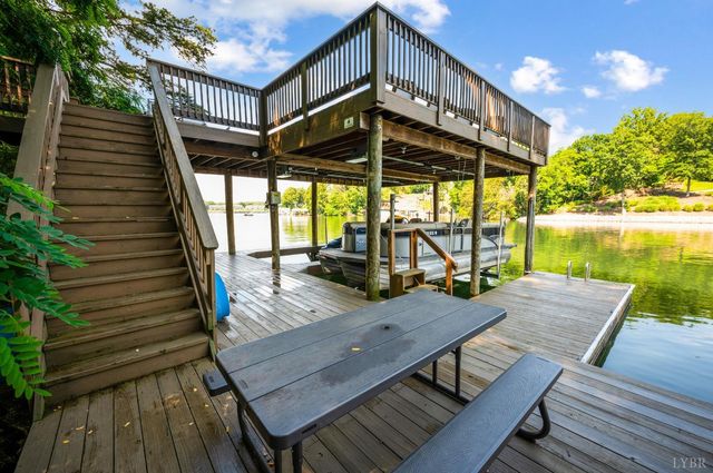 1359 Nicholas Lane, Moneta, VA 24121