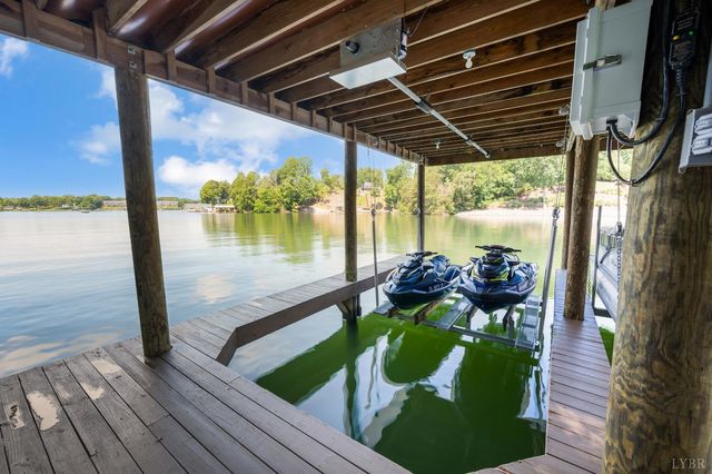 1359 Nicholas Lane, Moneta, VA 24121