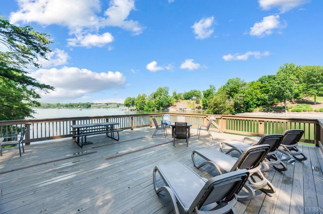 1359 Nicholas Lane, Moneta, VA 24121