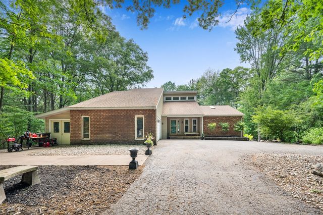 13421 Woodland Court, Big Rapids, MI 49307