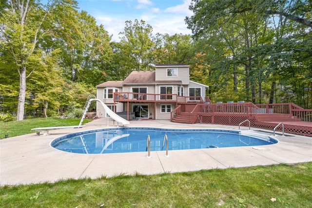 13421 Woodland Court, Big Rapids, MI 49307