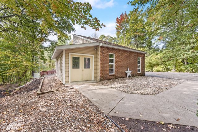 13421 Woodland Court, Big Rapids, MI 49307