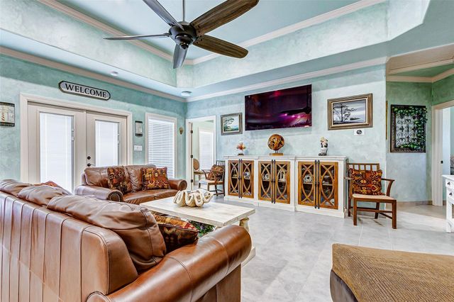 851 Palmetto Drive, Crystal Beach, TX 77650