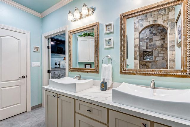 851 Palmetto Drive, Crystal Beach, TX 77650