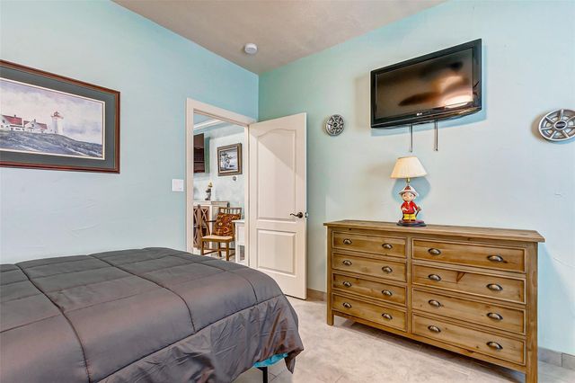851 Palmetto Drive, Crystal Beach, TX 77650
