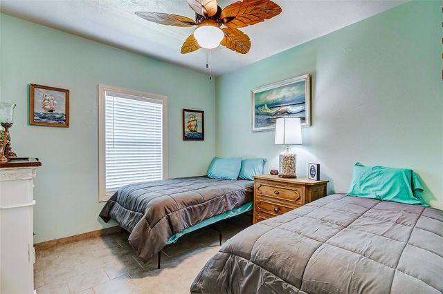 851 Palmetto Drive, Crystal Beach, TX 77650