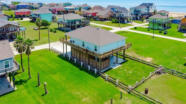 851 Palmetto Drive, Crystal Beach, TX 77650