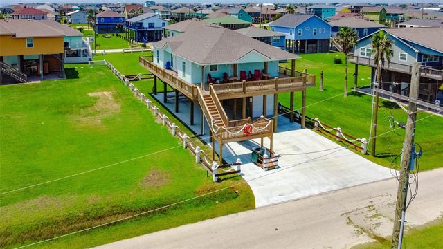 851 Palmetto Drive, Crystal Beach, TX 77650